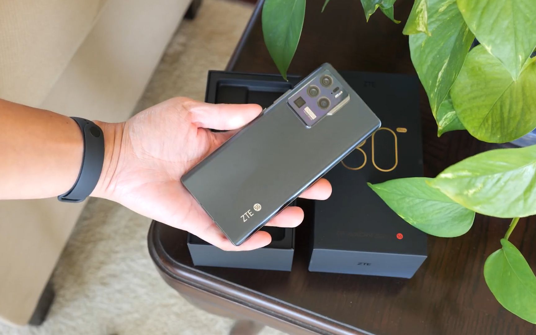 中兴axon 30 ultra开箱简评:三主摄比较高能