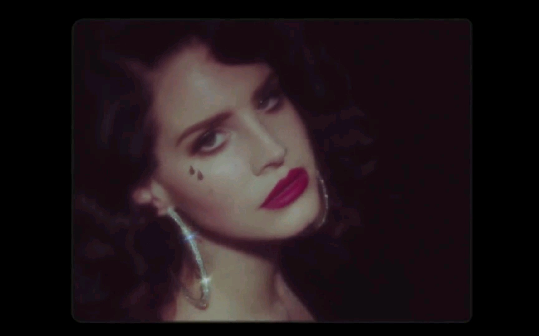 lana del rey- young and beautiful(电影《了不起的盖茨比》插曲)