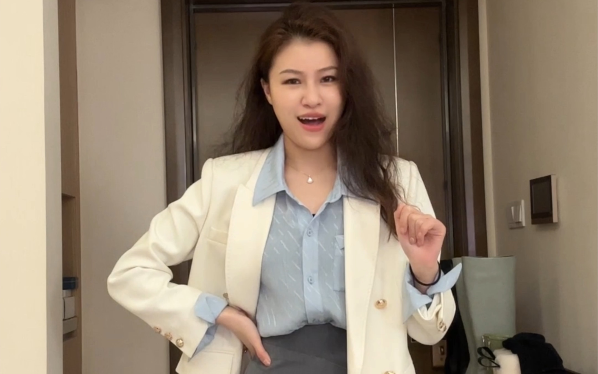 张阿星|美的不像话!印花衬衫