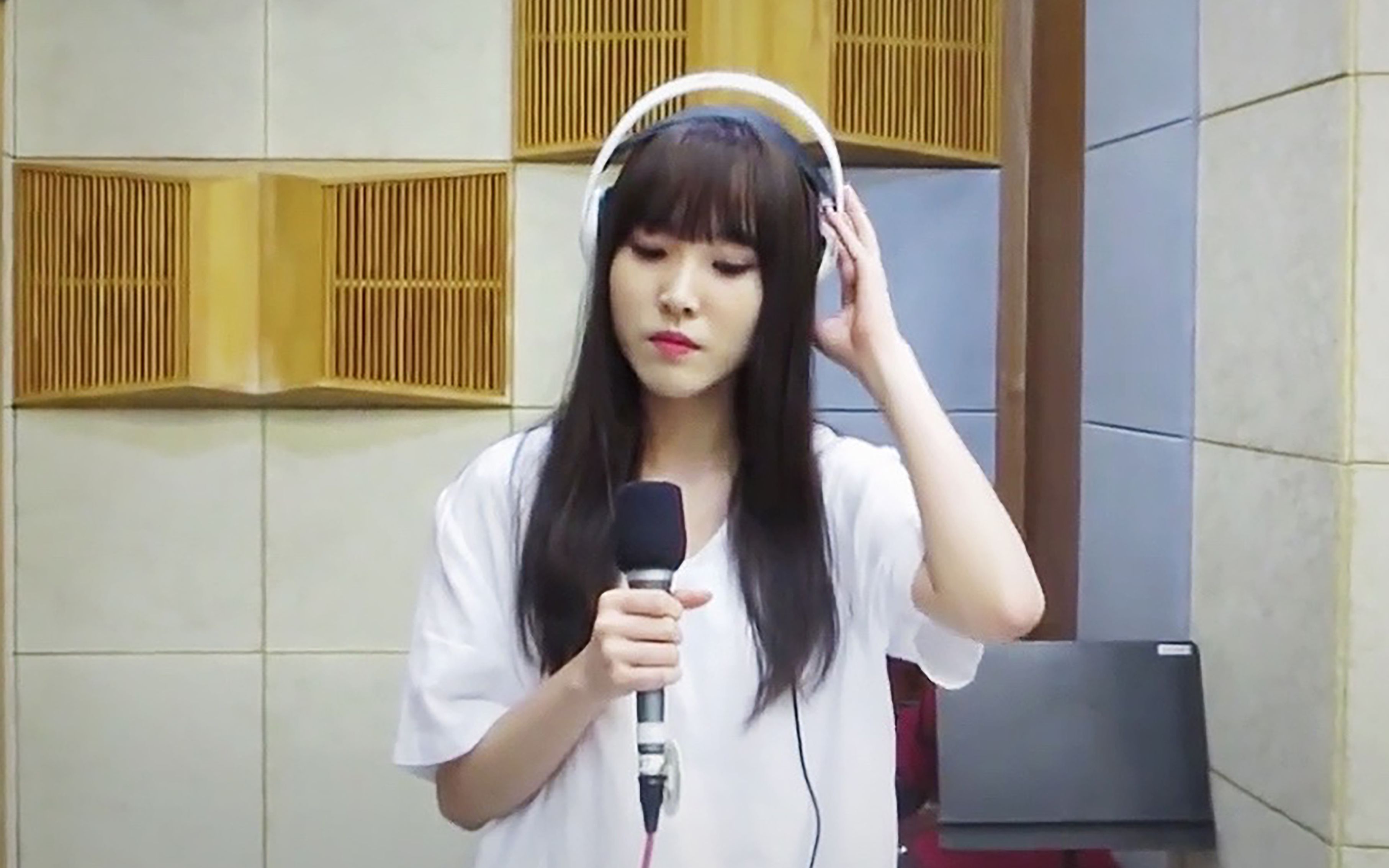 [图]【崔俞娜】「I Need To Be In Love」现场 | 150816 Kiss the radio