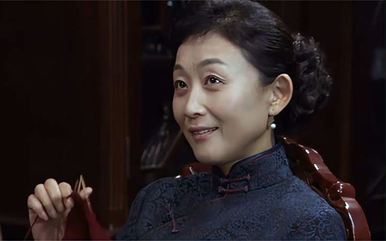 【渗透】顾雨菲喝醉耍酒疯,老许跑来求助,于秀凝:你干脆给正法了