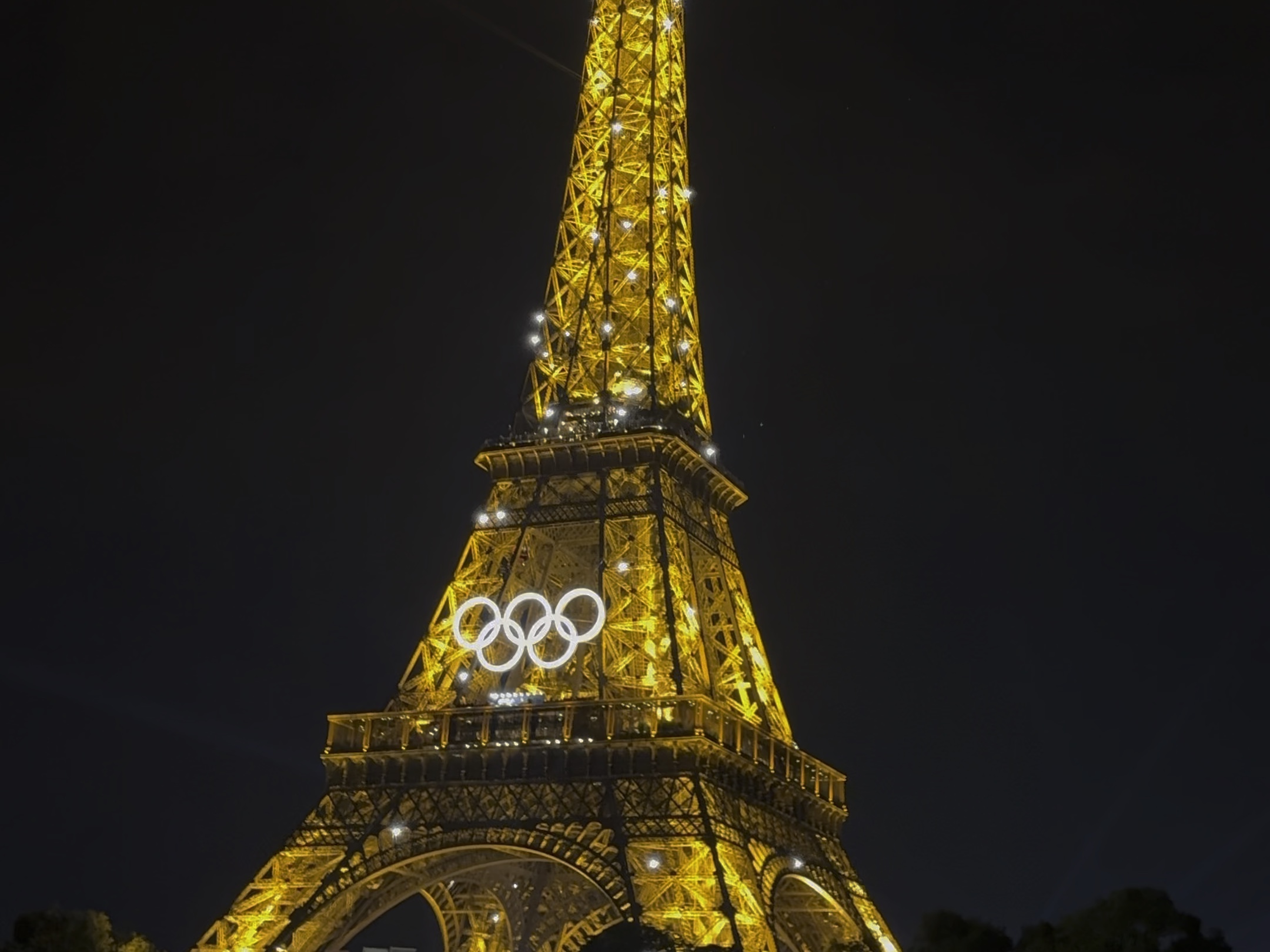 限定版!奥运五环埃菲尔铁塔!