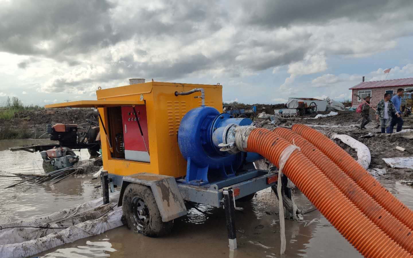 无锡彩虹泵业移动泵车视频