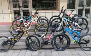 下载视频: 什么？山地车还可以下山？（新疆dirt bike朋友小聚）