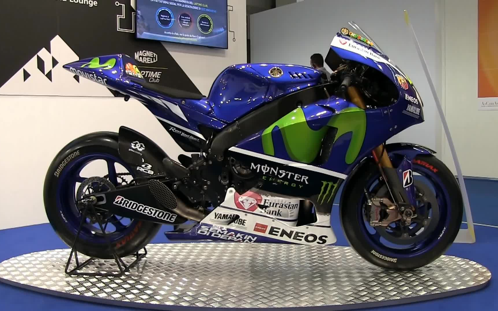 yamaha yzrm1 motogp valentino rossi 实车
