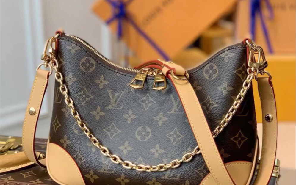 说一下高仿lv路易威登m45831老花黑皮 odeon 小号手袋,以 monogram