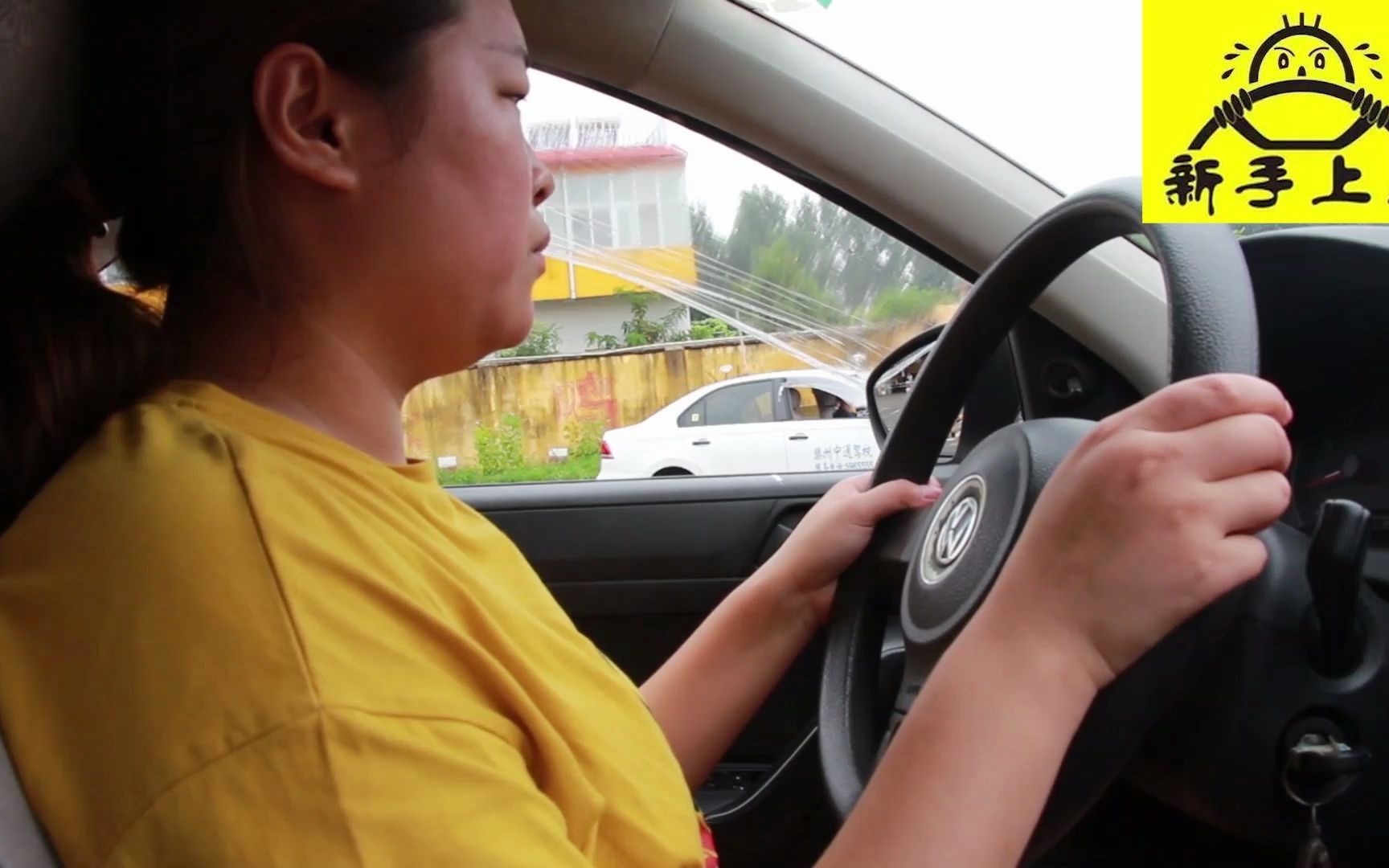 驾校最强女司机,科目二考试随心所欲,老司机看了都说佩服!