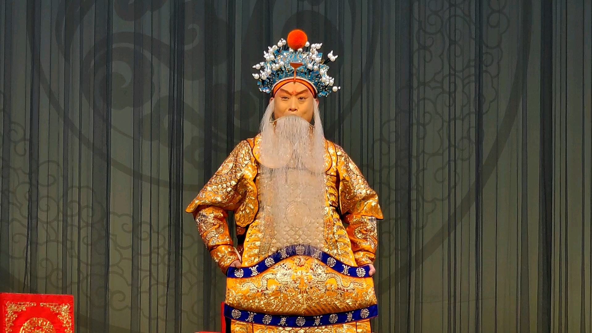 【京剧】【碰碑-金乌坠玉兔升】王小蝉