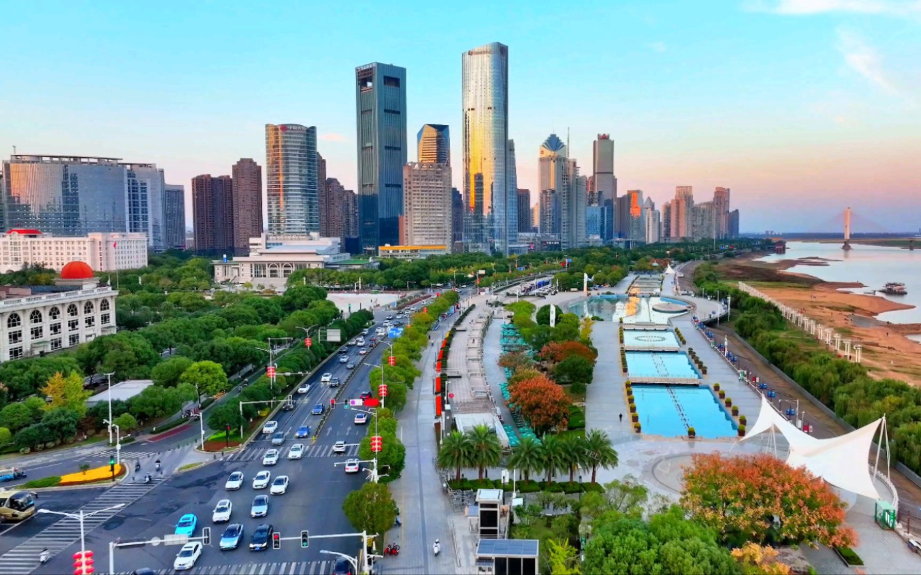 红谷滩的落日余晖,赣江中大道航拍