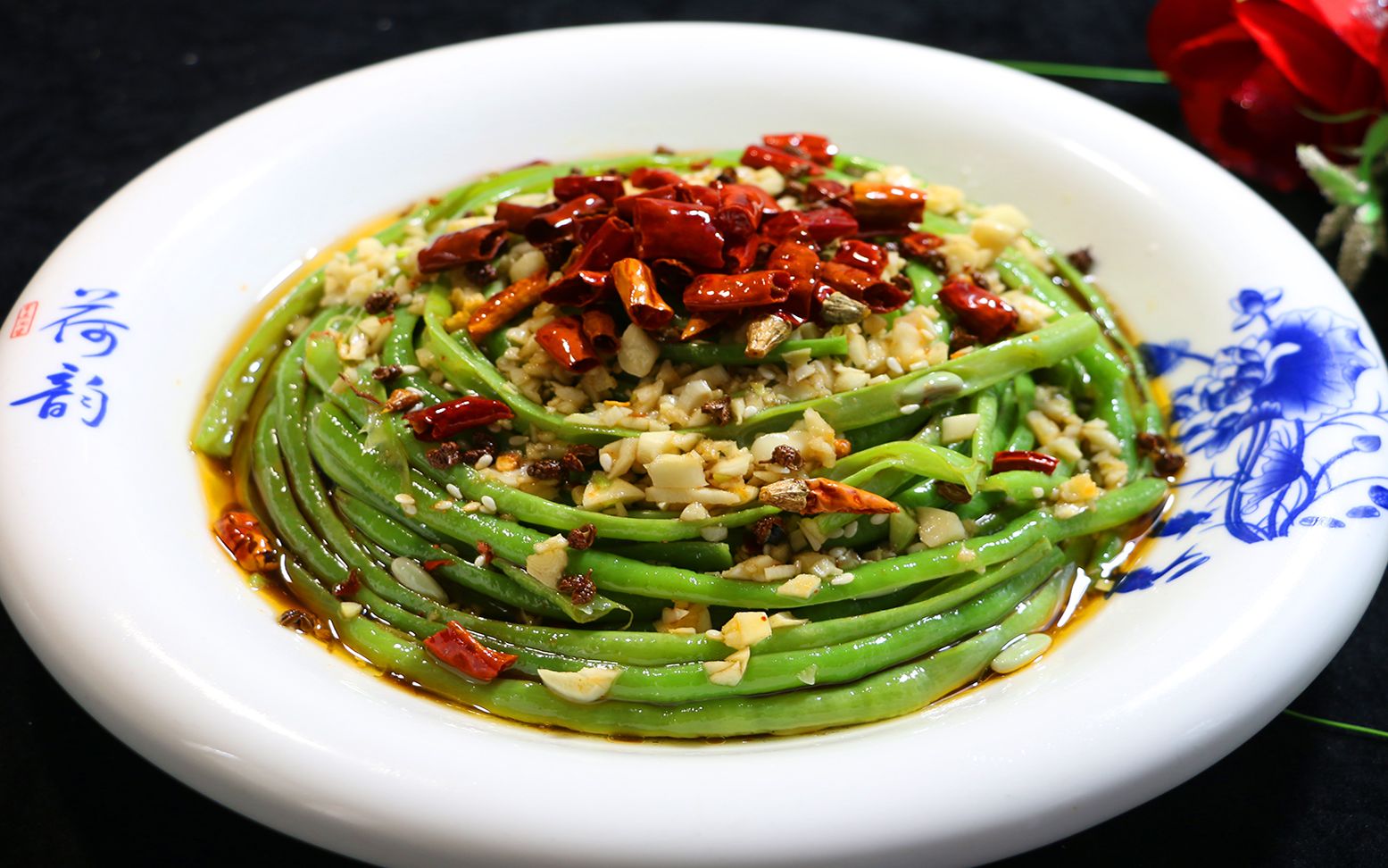 长豆角别只会炒肉,换一种家常做法,一大盘都不够吃_哔哩哔哩 (゜-゜)