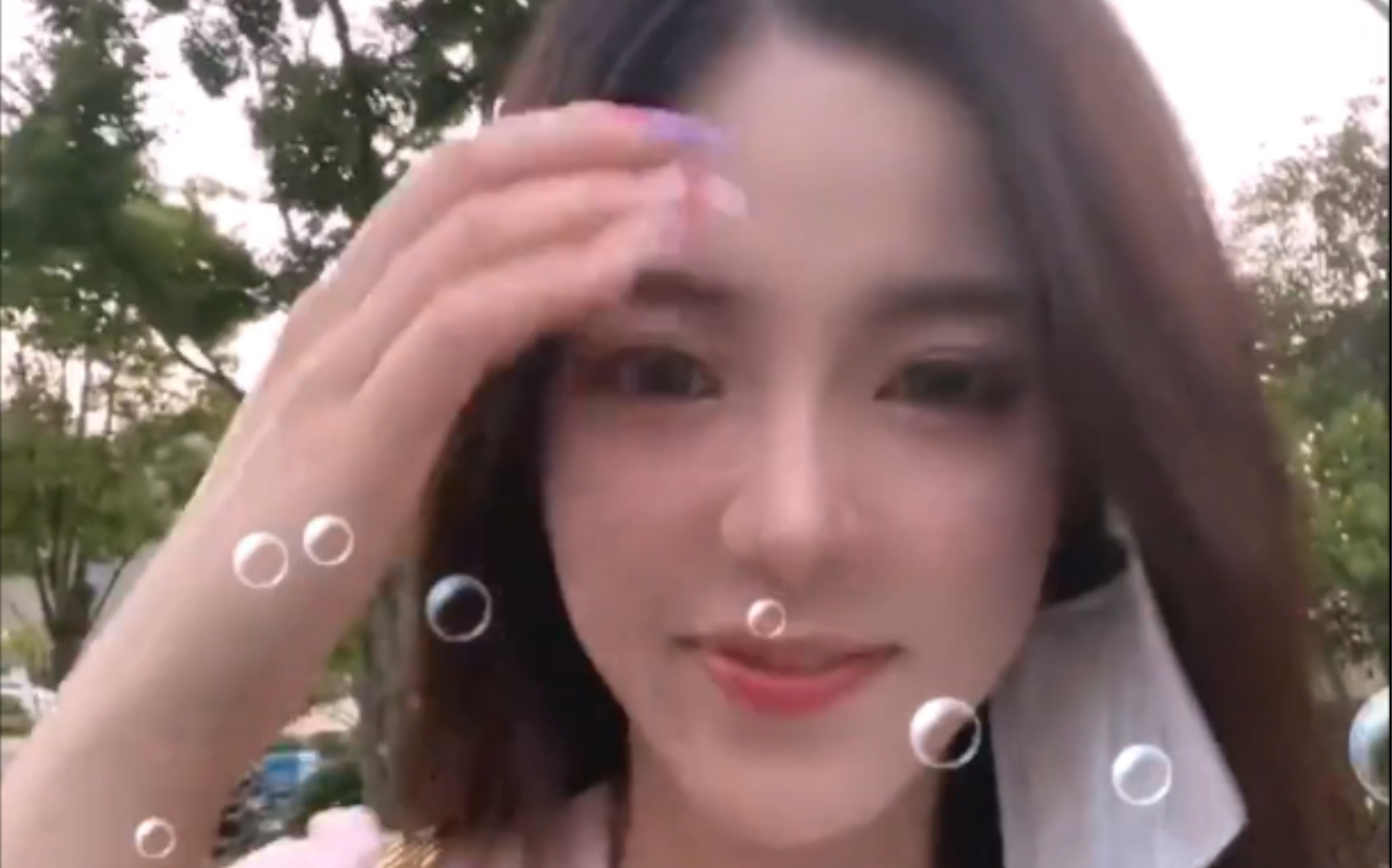 迅猛龙特蕾莎公园素颜出境