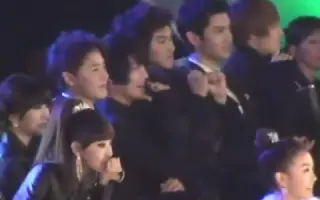 东方神起 五人 金俊秀 朴有天 金在中 沈昌珉 郑允浩 Hug 哔哩哔哩 Bilibili