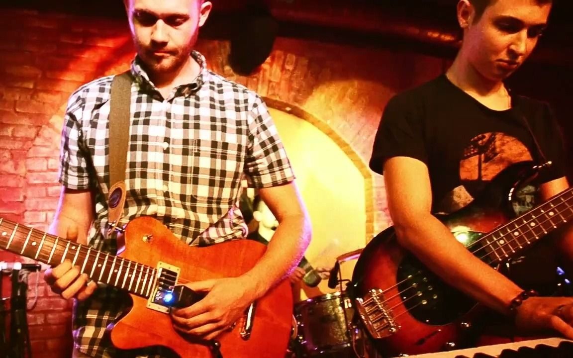 [图]Sleeping Bear - Gleba 1 - Live@44, Kiev _12.09.2013_