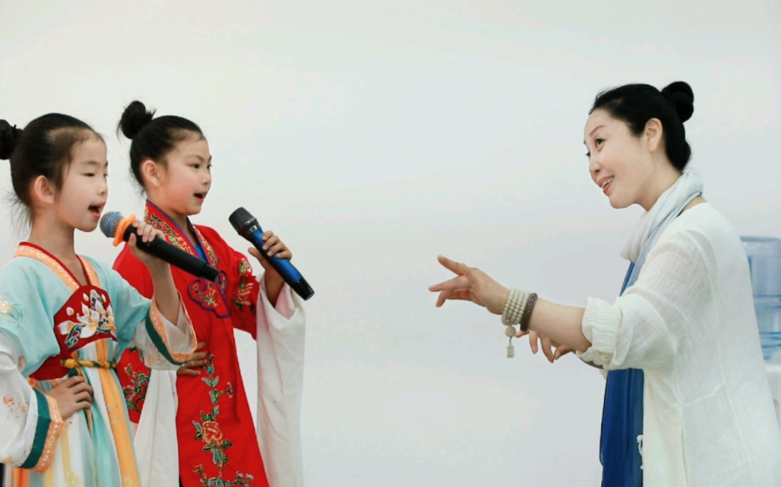 龙宝玲公益大学堂系列:小小少年学唱黄梅戏