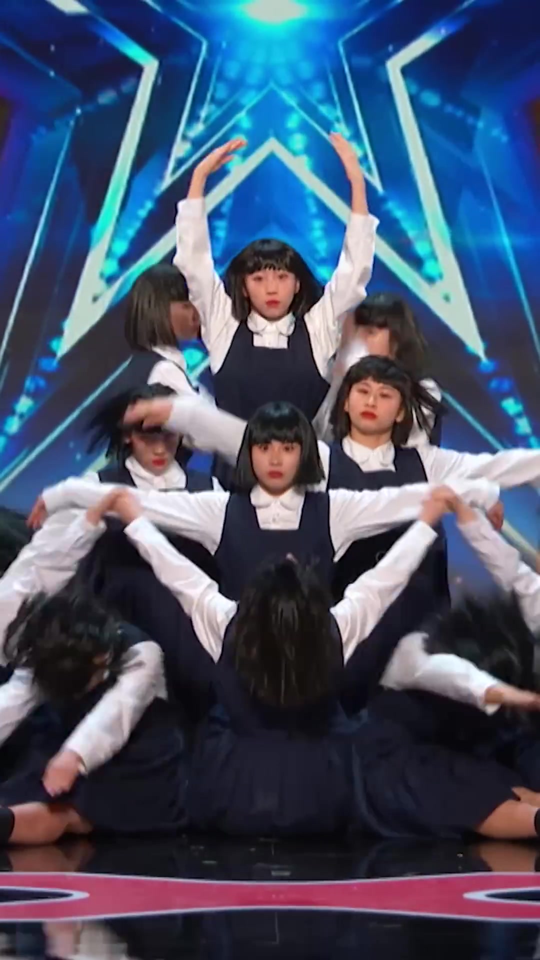 日本女子组合avantgardey在美国达人秀2023上打击了评委的头脑!