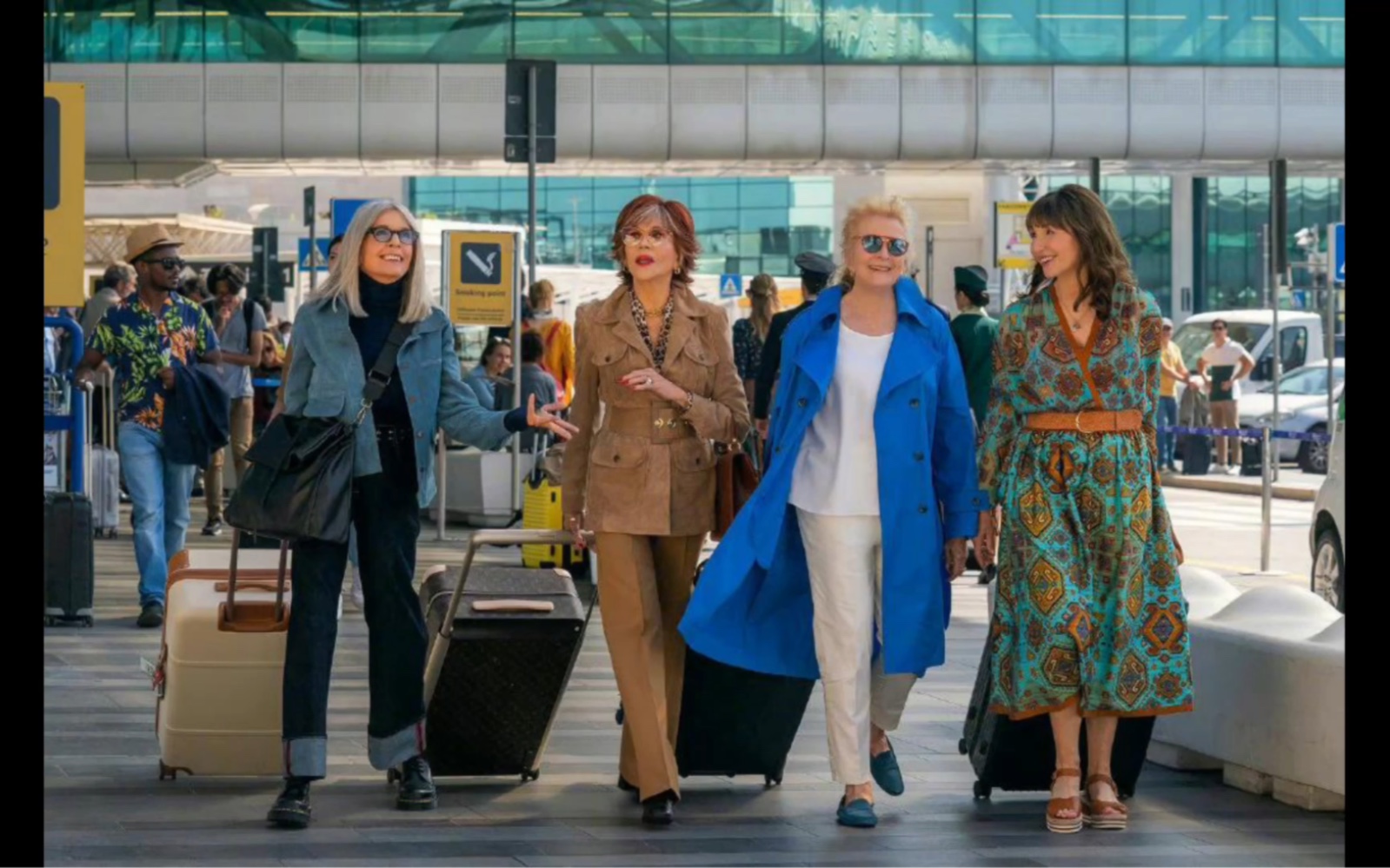 由简·方达,黛安·基顿,玛丽·斯汀伯根,坎迪斯·伯根回归主演的喜剧