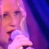 2001年 Sia在Top of the Pops演唱Taken for Granted