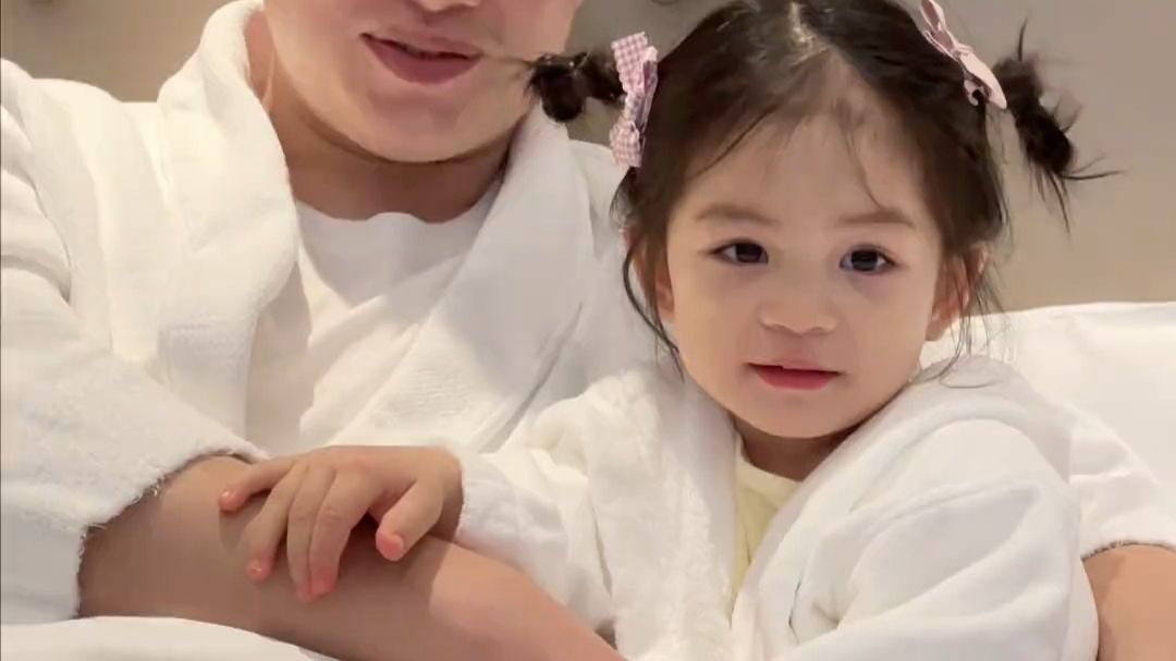 女儿：感谢我爸基因重在参与海报