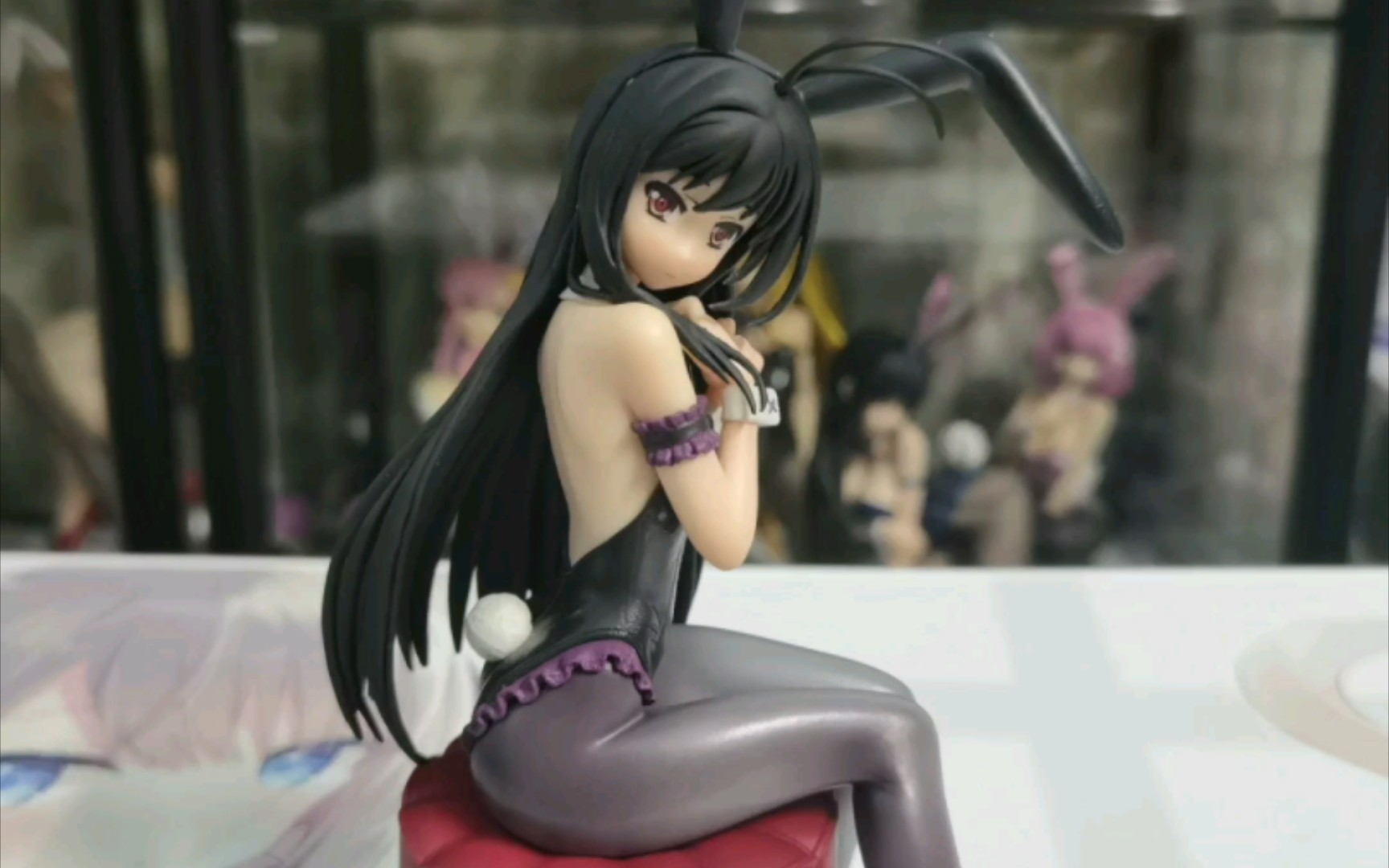 手办景品|国产的加速世界黑雪姬兔女郎,娇嗔的表情和双腿并拢的造型不