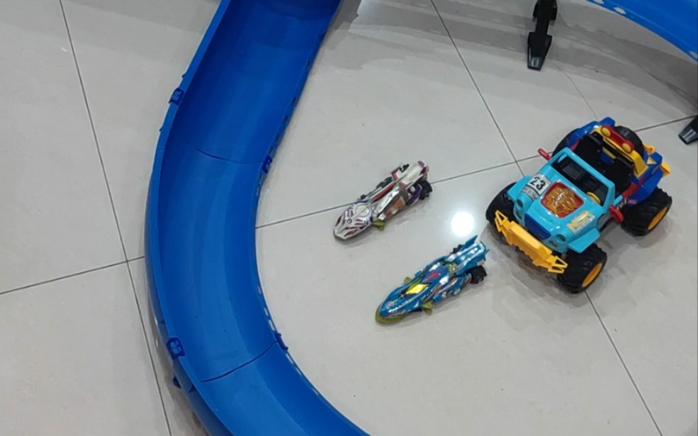 奥迪双钻跑道子弹车超车王星际超车王