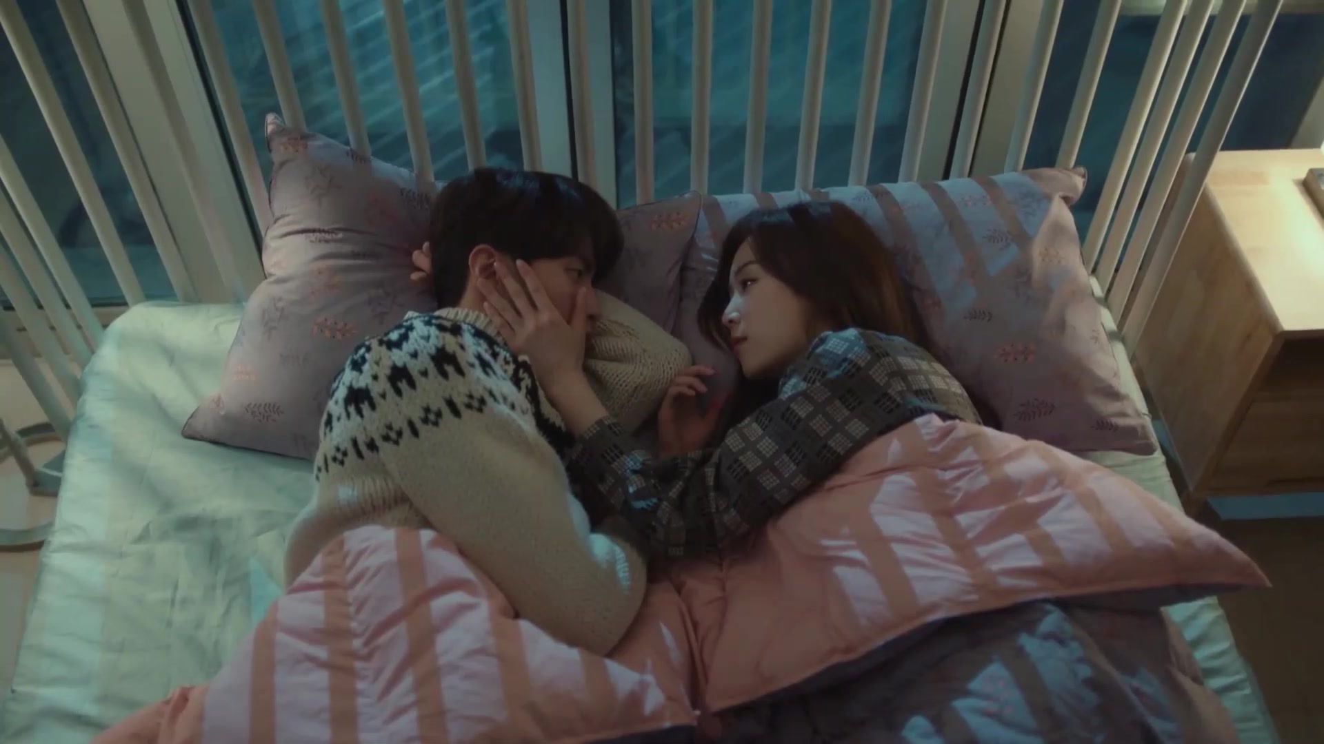 韩剧吻戏剪辑内在美世纪cp吻戏剪辑05久别重逢的沙发之吻我有一件事情