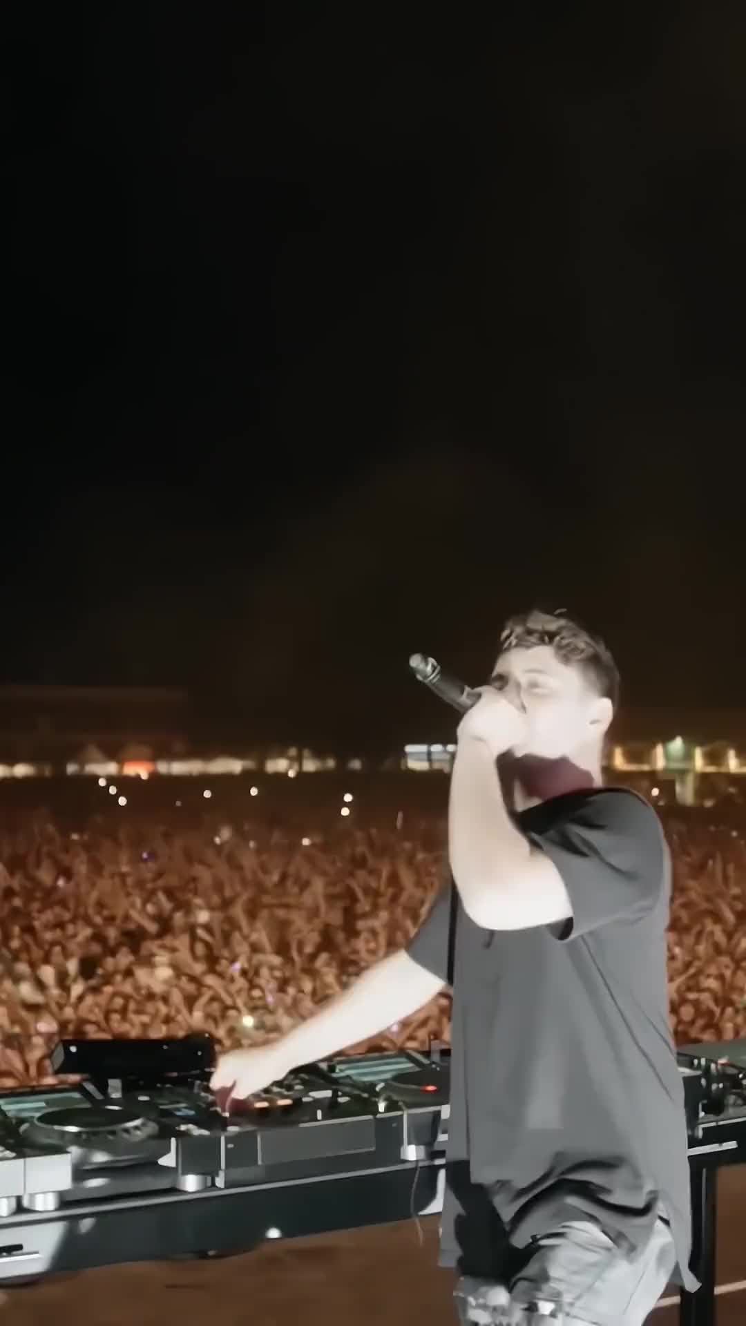 小马丁蠢朋克电音现场martingarrix