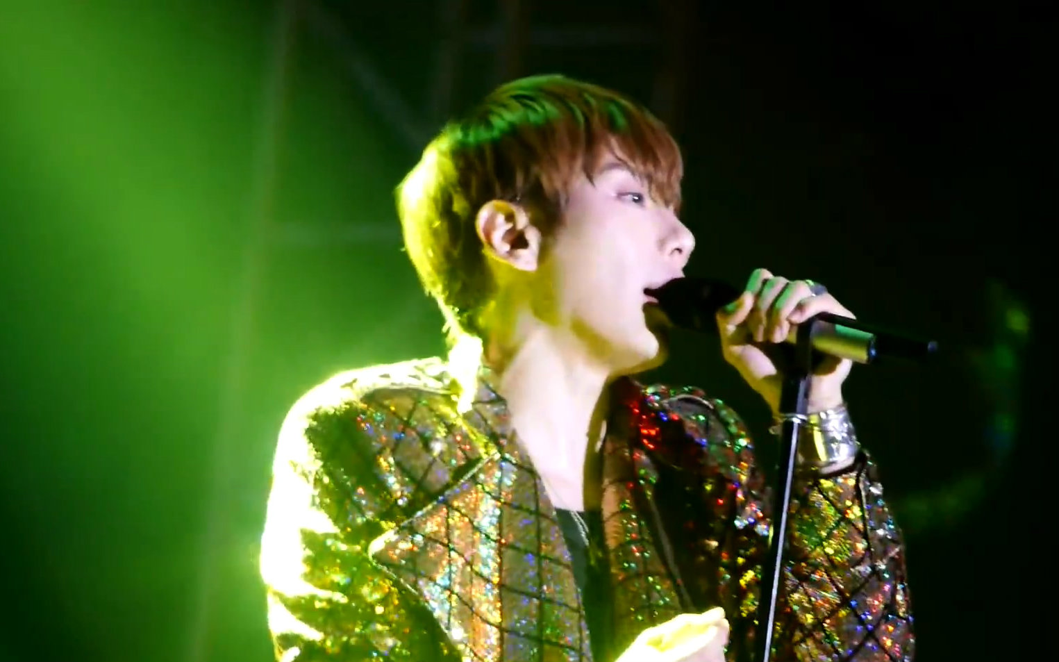 朴孝信 141227 stalking happy together演唱会 饭拍_哔哩哔哩 (゜-゜