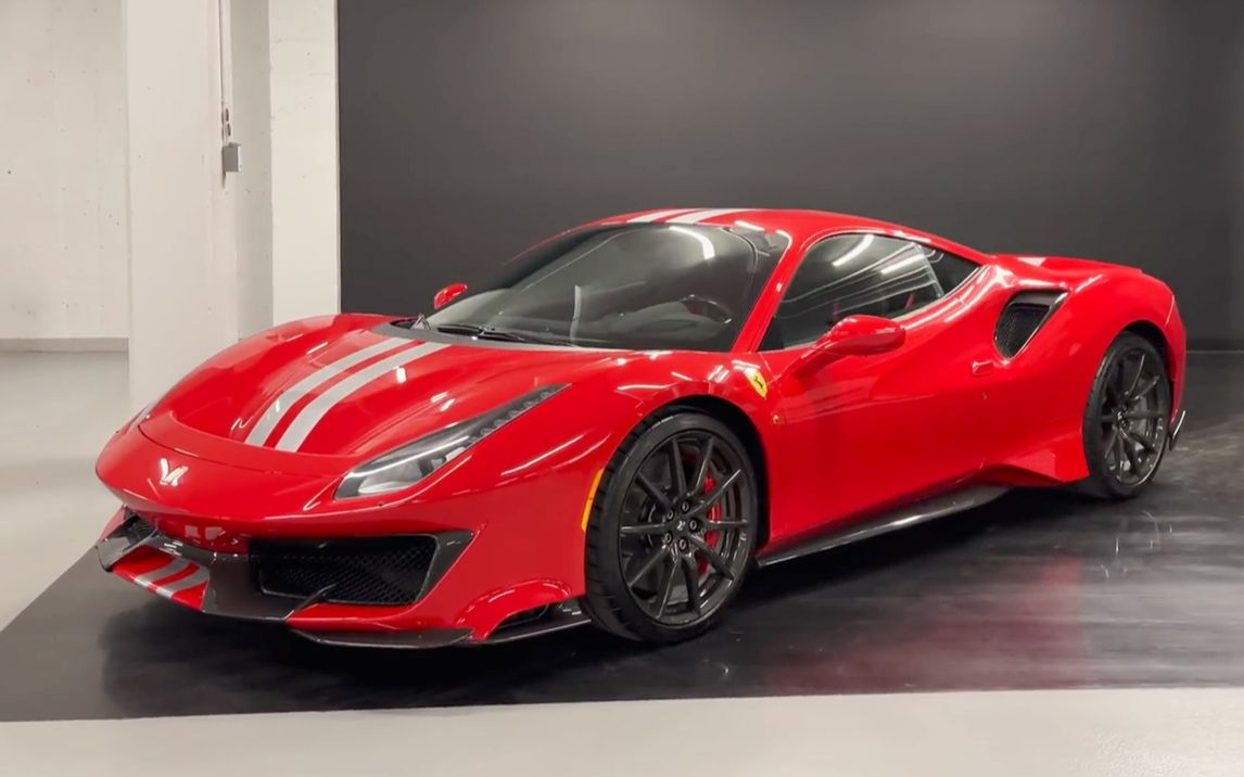 法拉利 488 pista spider 0-200km/h加速8秒 最高车速340km/h 堪称可