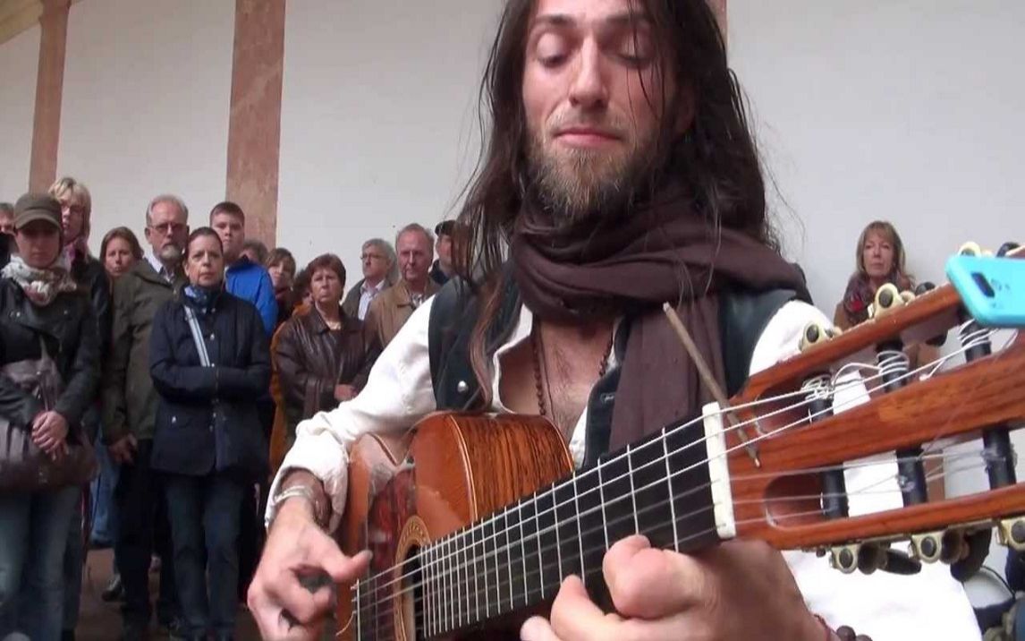 [图]Estas Tonne 街头吉他弹奏 - 2