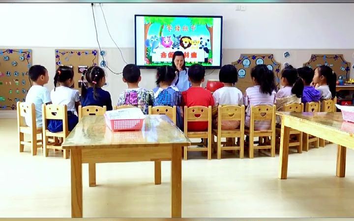 [图]幼儿园公开课｜中班数学《7以内的数》幼儿园公开课《7以内的数》适合班级：幼儿园中班的小朋友们教学活动目标：1.在游戏中运用多种感官感知7以内的数，理解数的实际意