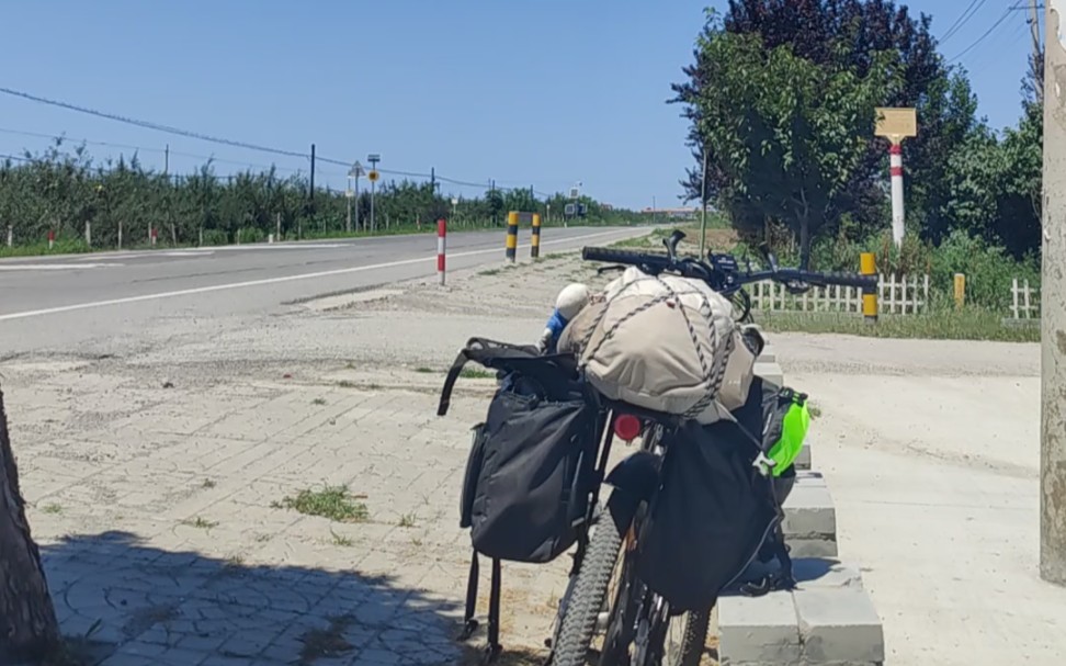 [图]女大学生一人骑车回家 西安–延安 380KM 二十岁快乐