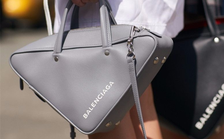 Balenciaga 爆款“糖三角”背包,评测完了好想买!哔哩哔哩bilibili