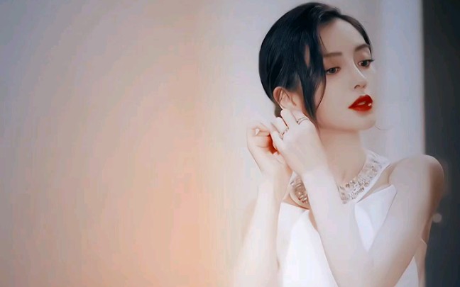 [图]Angelababy 白色露背长裙，这身是我的最爱！