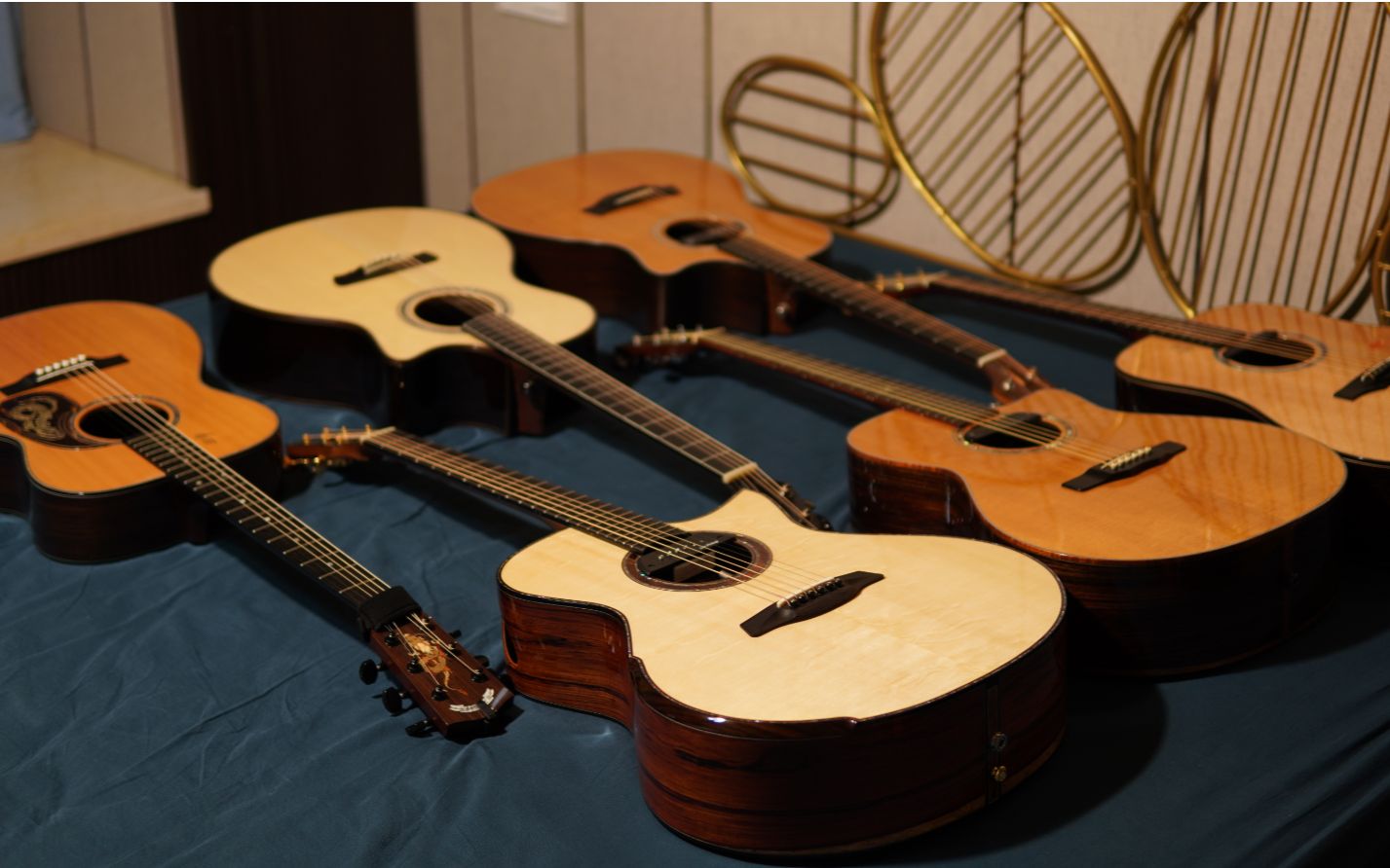 吉他大比拼总价共十万元的吉他哪一把才符合你内心的音色