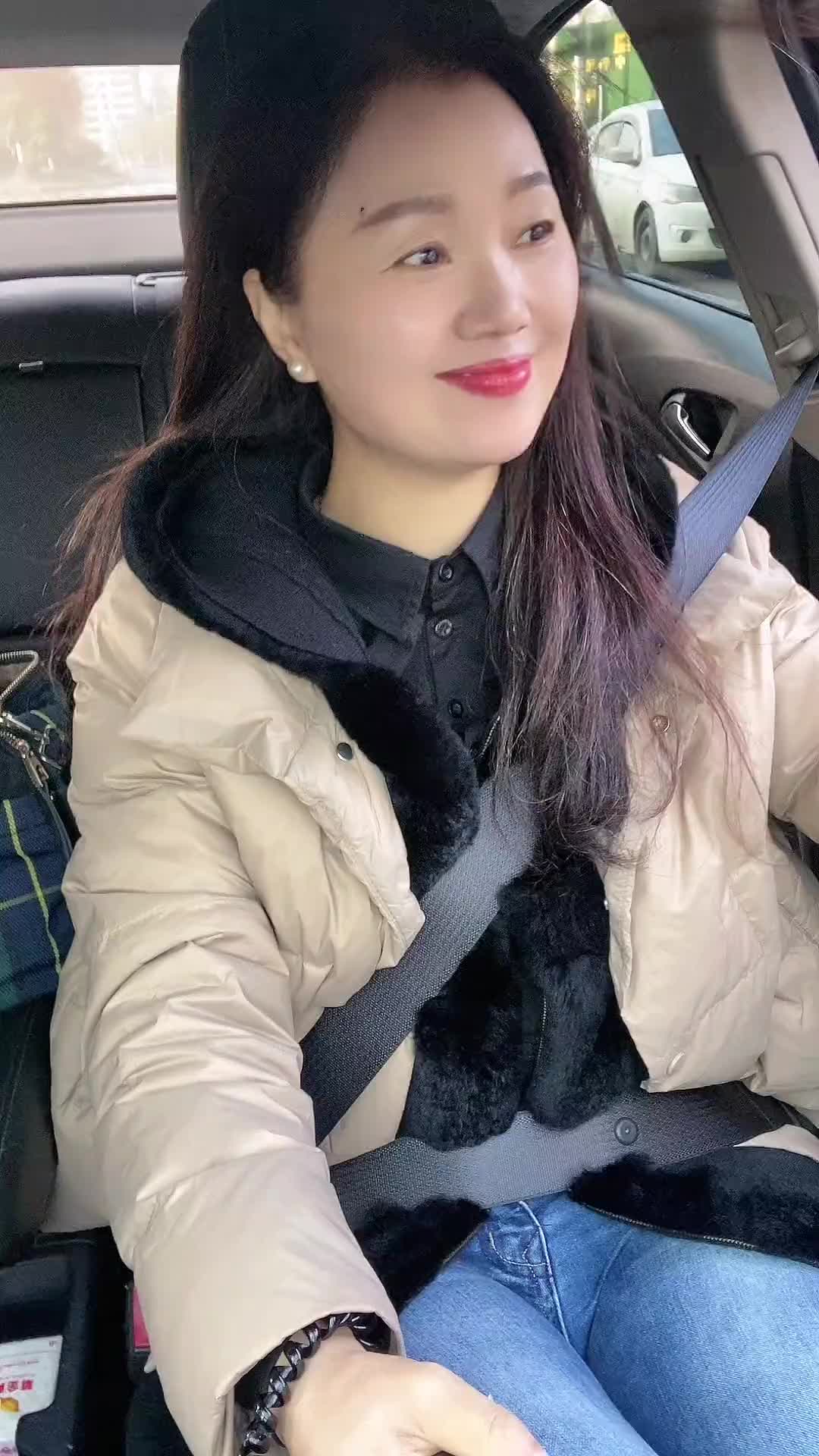 早安努力的女人最有魅力最美笑容