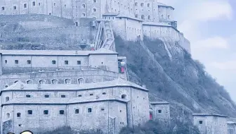 狱霸欺负新来的强哥结果惨了