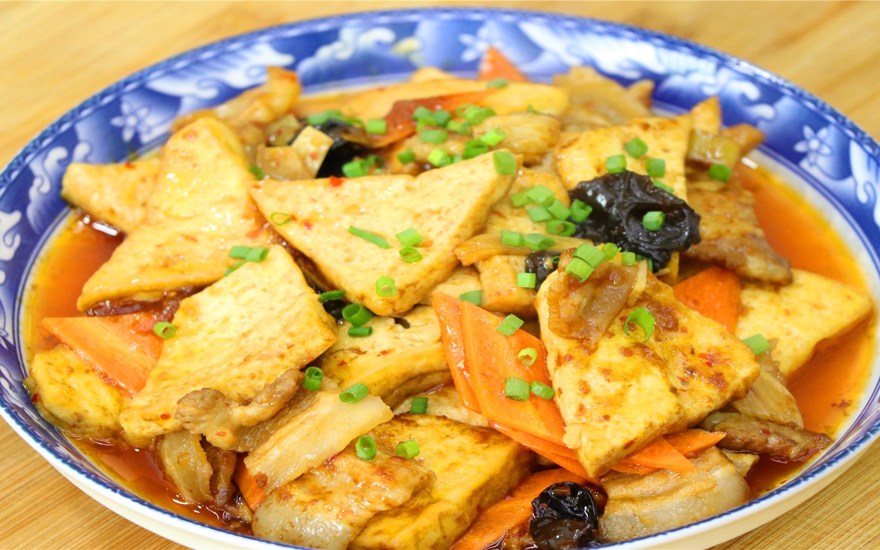 经典家常菜熊掌豆腐堪称豆腐中的爱马仕特别下饭不吃撑不停下