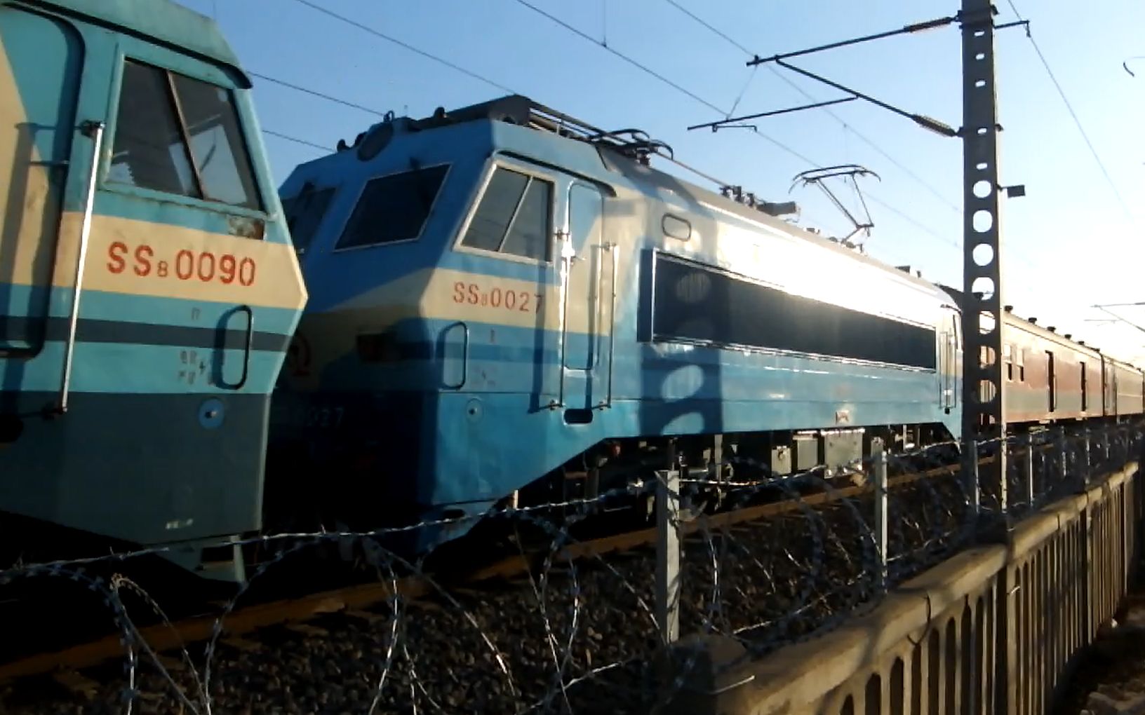 原色时代2012年拍摄ss80090挂ss80027牵引k262次汉中北京西