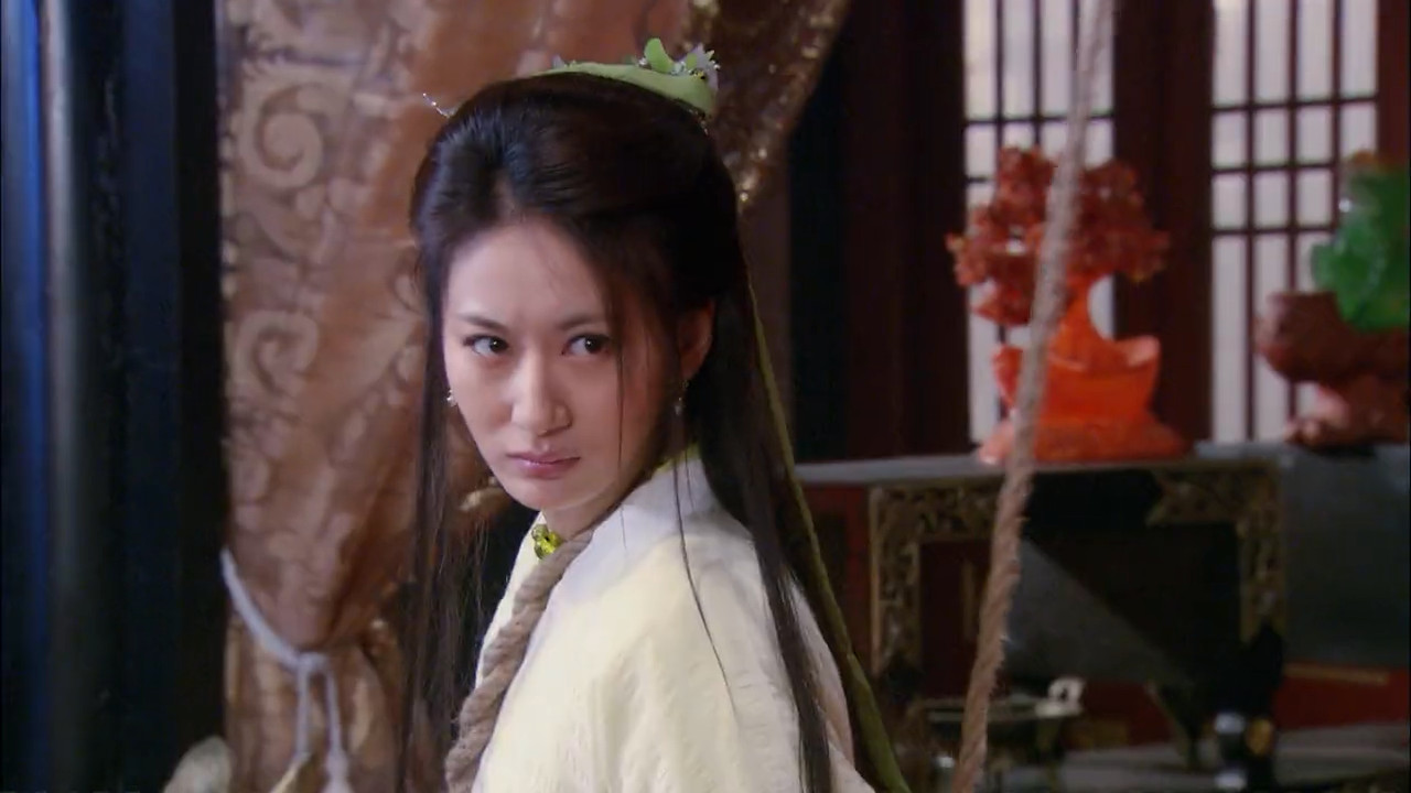 神医传奇:姬良要审问半夏,没想到被半夏一脚踹中,这个惨啊