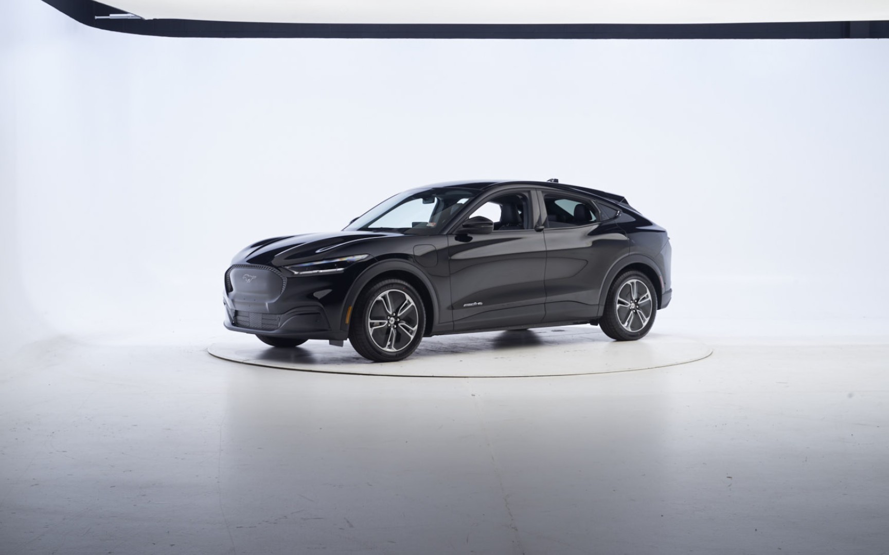 2021 福特 野马 mach-e(电马) 正面25%小重叠偏置碰撞测试 iihs(多