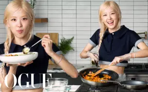 Скачать видео: 【机翻中字】Rosé Cooks Kimchi Fried Rice Dinner | Now Serving | Vogue  rosé说将来会有一个香菜农场