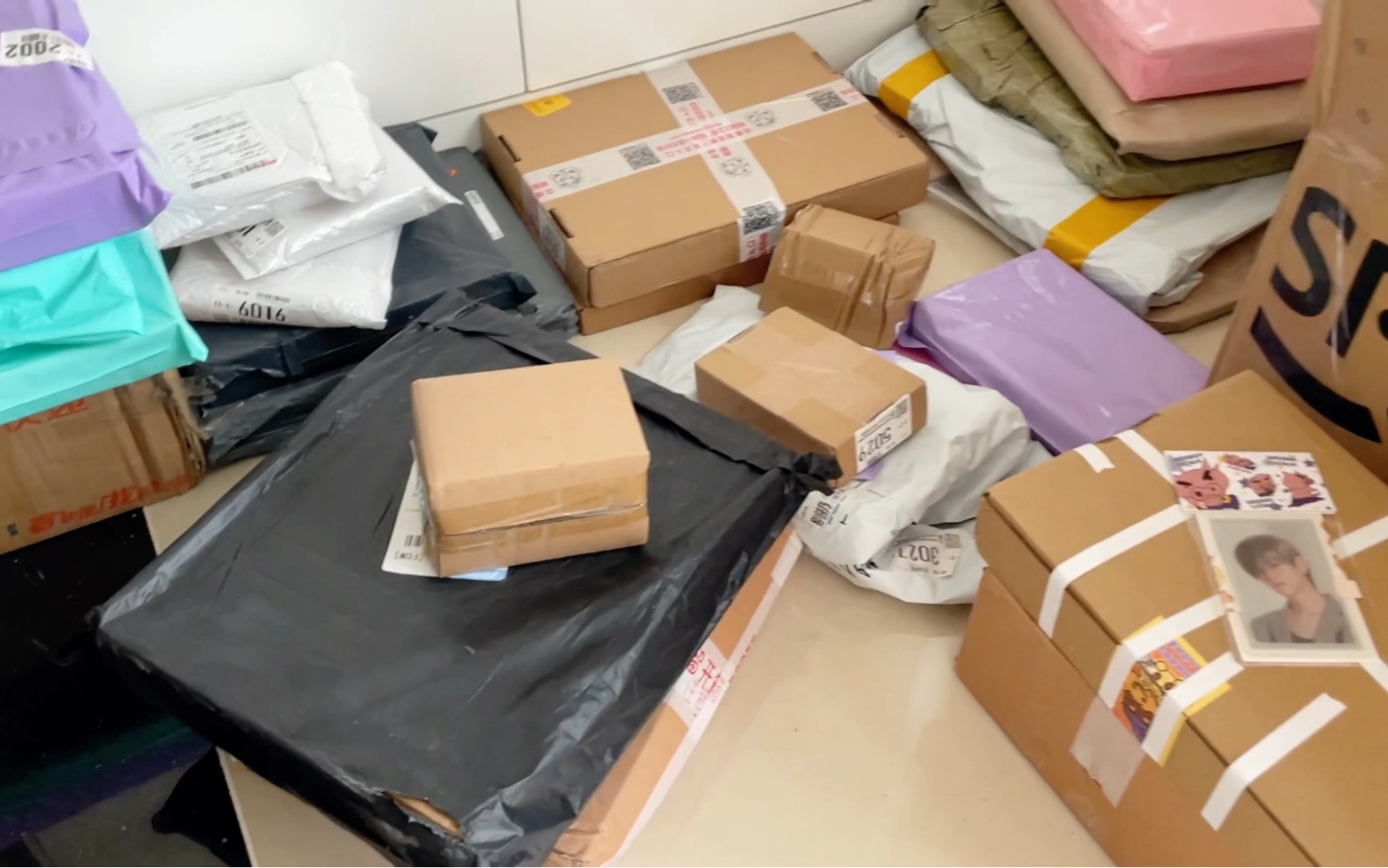 更新预告|追星女寒假回家行李周边打包.准备拆囤的快递.