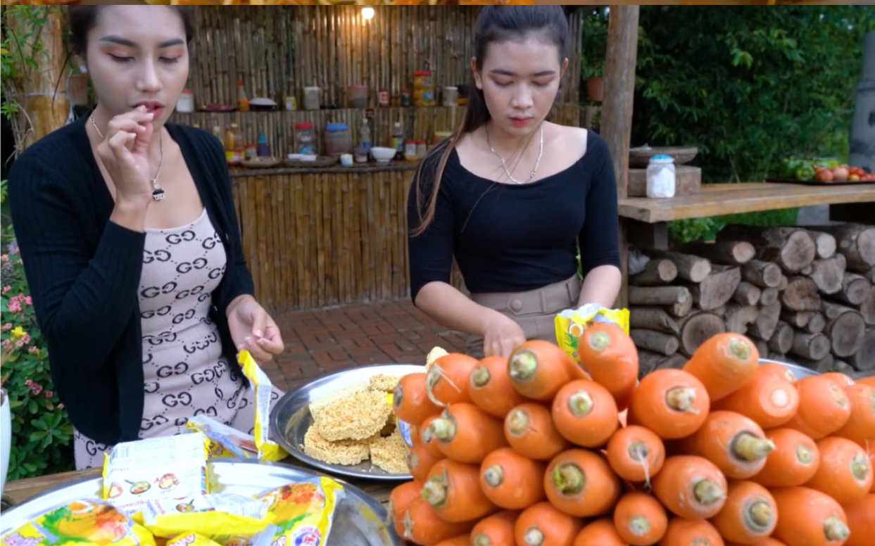 越南美食咖喱面条与我妹妹的胡萝卜烹饪食谱 - 惊人的视频!