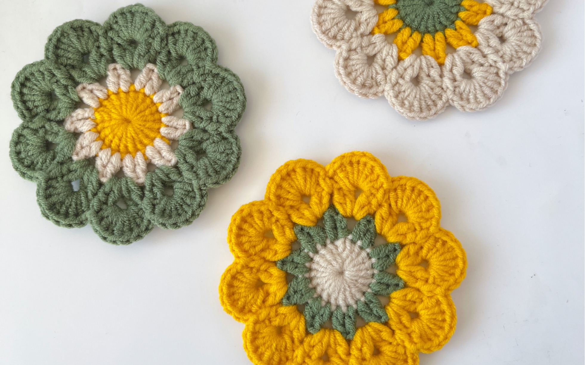 宝贝琳手作-钩针毛线编织复古小花杯垫教程