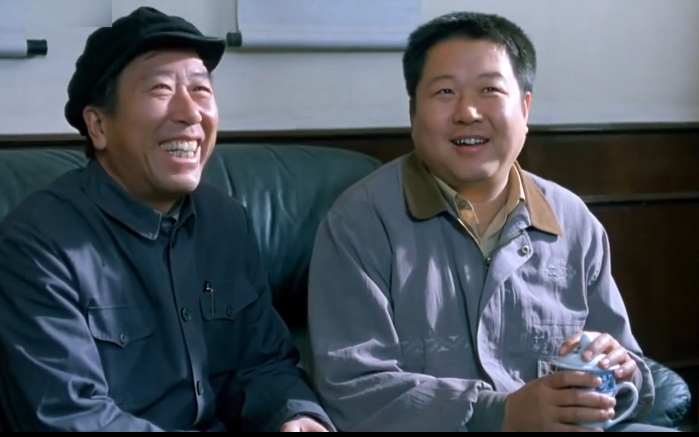 背靠背,脸对脸,两个副手的转正之路给大家上演了一段有趣的官场现形记