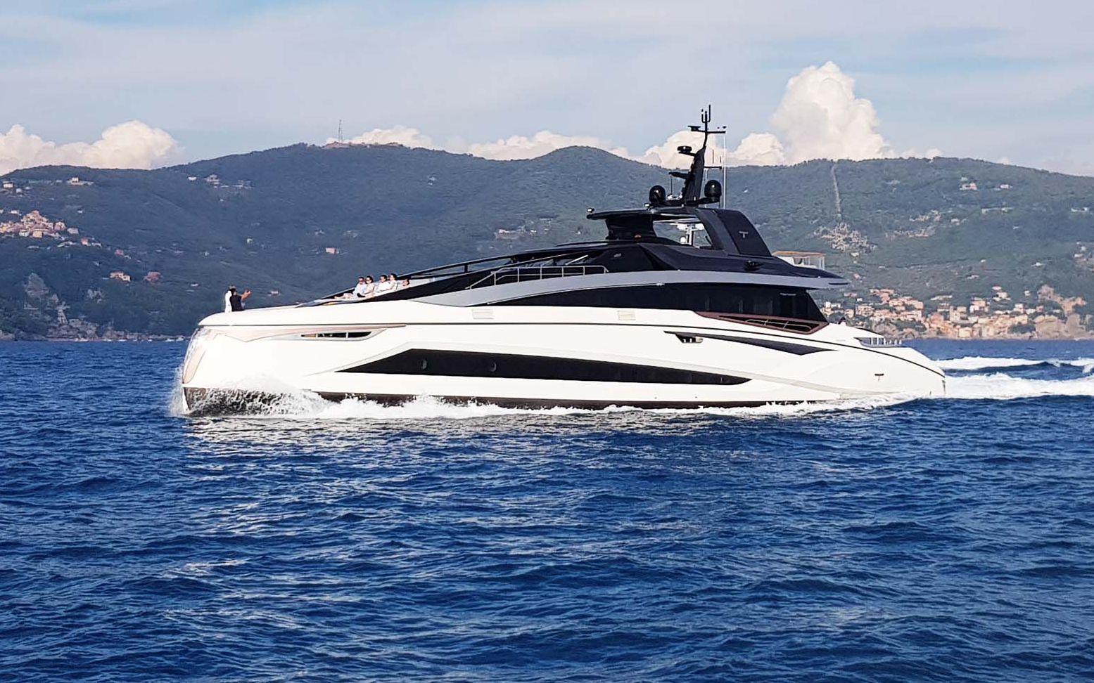 高速科幻超级游艇-1290万欧元的意大利tecnomar evo 120 adamas 6号