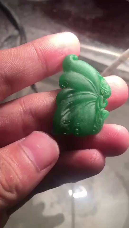 蝴蝶仙子——翡翠雕刻欣赏
