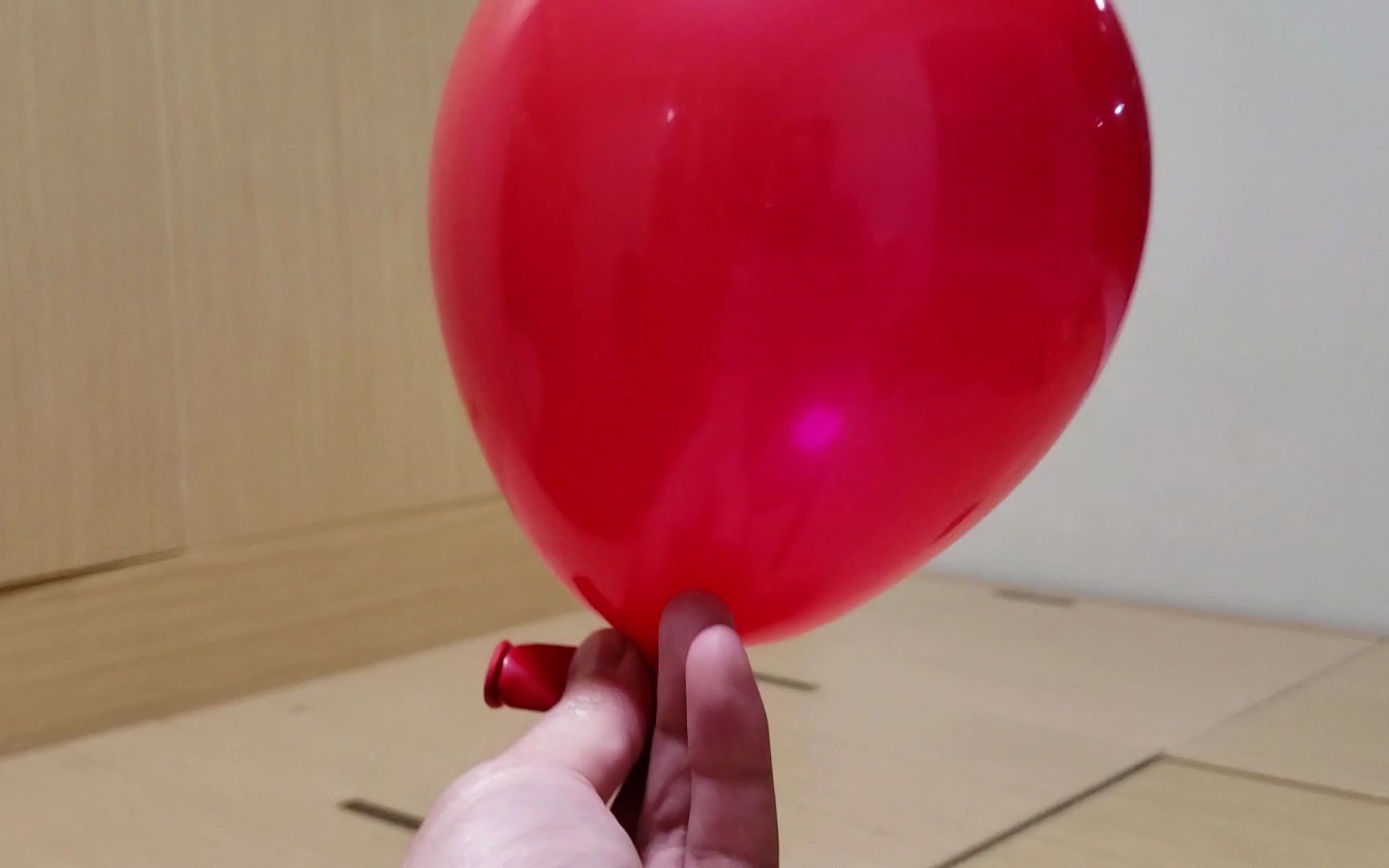 气球放气能自动旋转吗?