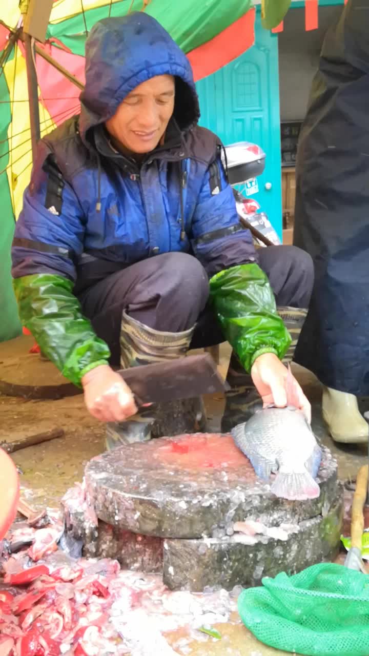 广西卖鱼大叔,冷天中的杀鱼大叔_哔哩哔哩 (゜-゜)つロ 干杯~-bili