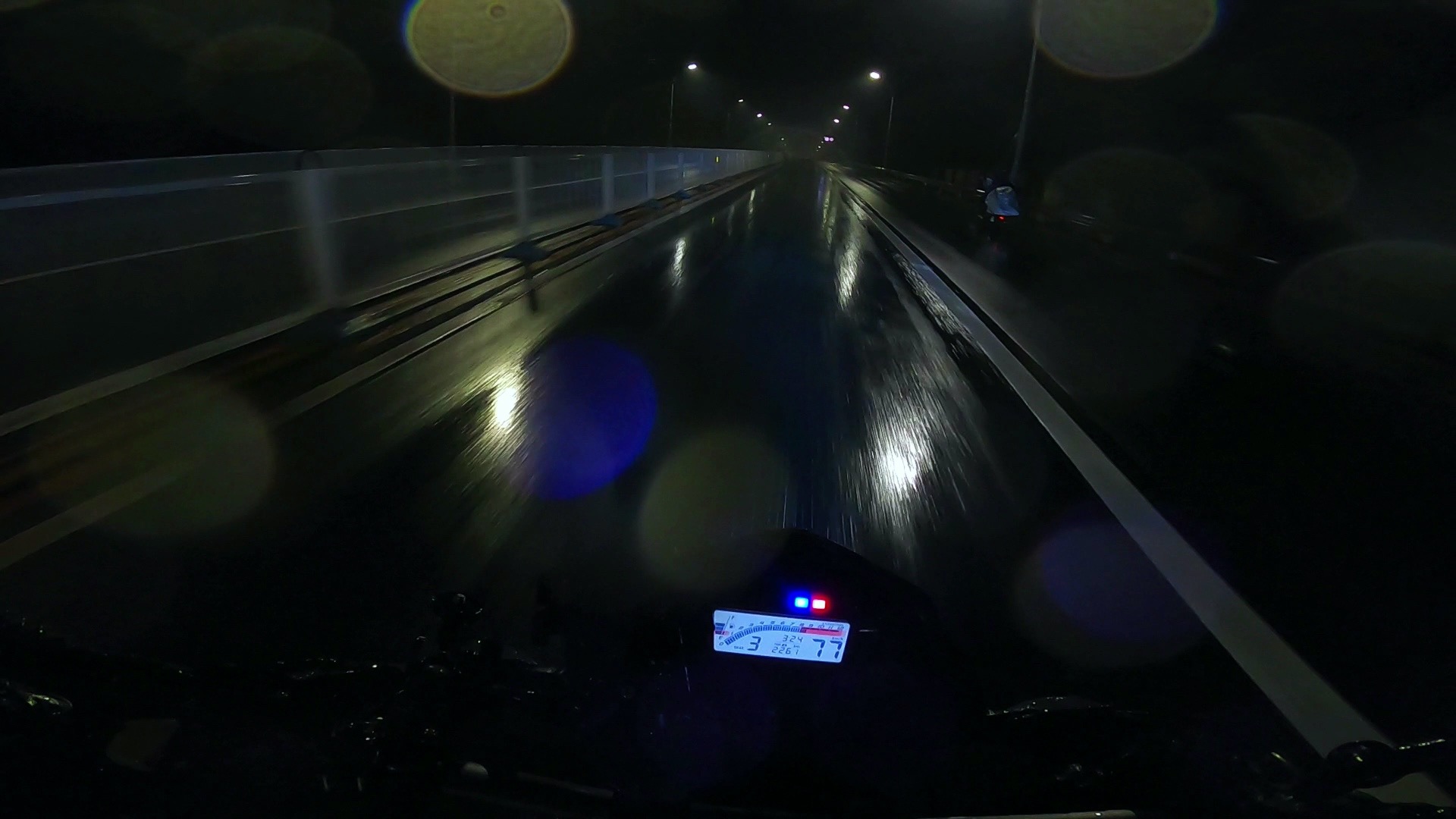 北京下雨-豪爵nk150摩托